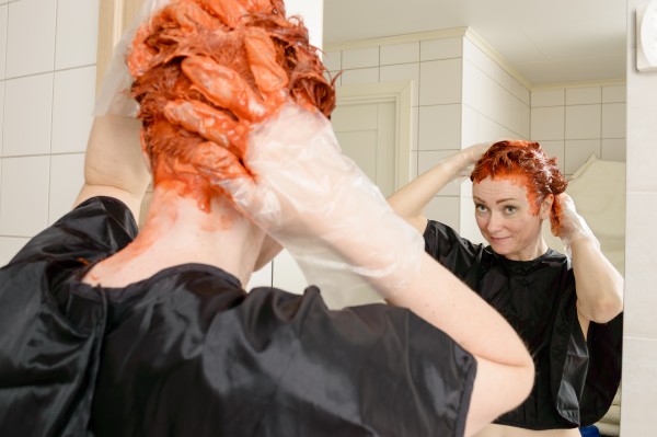 woman dying her own hair